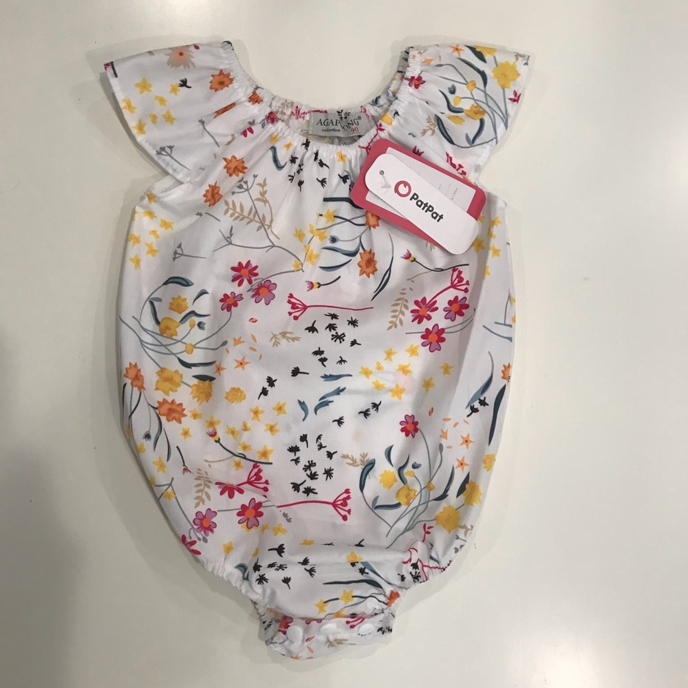 Adorable floral onesie bubble 💕